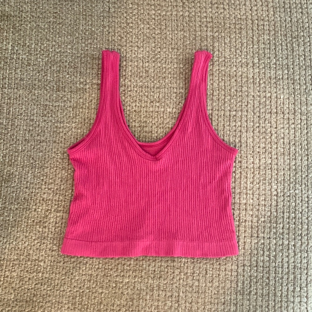 pink ribbed/relaxed urban tank top size large